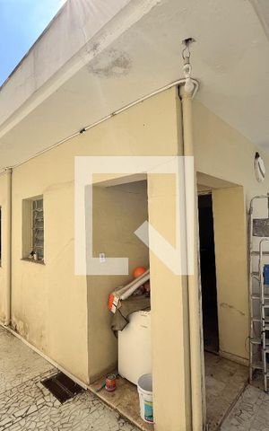 Casa à venda com 195m², 4 quartos e 4 vagas Casa à venda com 195m², 4 quartos e 4 vagasÁrea externa