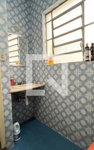 Casa à venda com 195m², 4 quartos e 4 vagas Casa à venda com 195m², 4 quartos e 4 vagasBanheiro 2