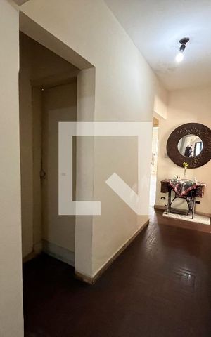 Casa à venda com 195m², 4 quartos e 4 vagas Casa à venda com 195m², 4 quartos e 4 vagasCorredor