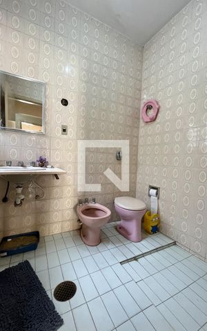 Casa à venda com 195m², 4 quartos e 4 vagas Casa à venda com 195m², 4 quartos e 4 vagasBanheiro 3