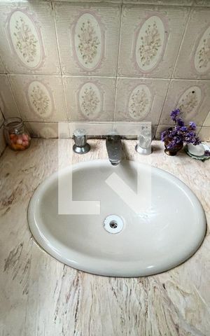 Casa à venda com 195m², 4 quartos e 4 vagas Casa à venda com 195m², 4 quartos e 4 vagasBanheiro 3
