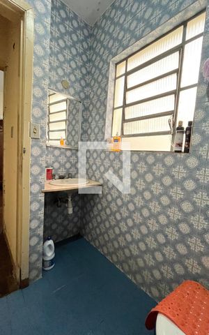 Casa à venda com 195m², 4 quartos e 4 vagas Casa à venda com 195m², 4 quartos e 4 vagasBanheiro 2