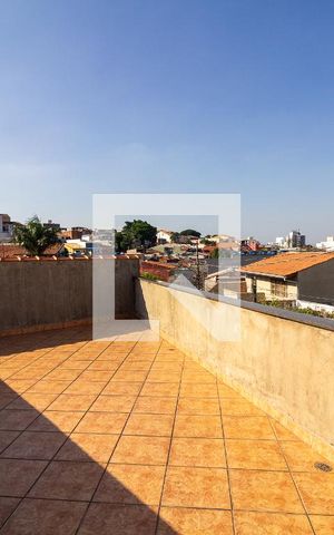 Casa à venda com 150m², 3 quartos e 2 vagas Casa à venda com 150m², 3 quartos e 2 vagasTerraço