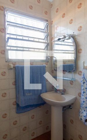 Casa à venda com 150m², 3 quartos e 2 vagas Casa à venda com 150m², 3 quartos e 2 vagasBanheiro Social 2