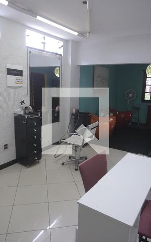 Casa à venda com 212m², 3 quartos e 4 vagasSala