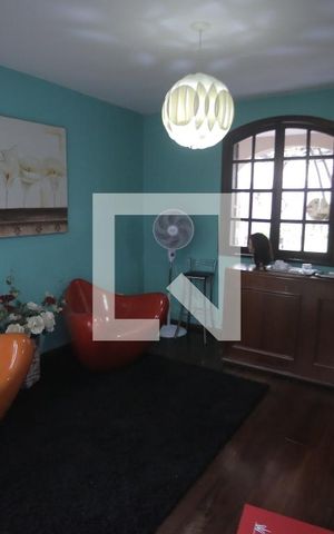 Casa à venda com 212m², 3 quartos e 4 vagasSala