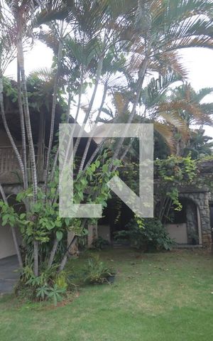 Casa à venda com 212m², 3 quartos e 4 vagasQuintal