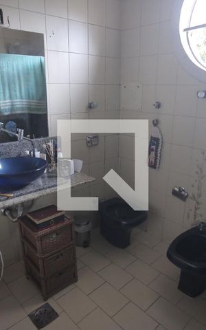 Casa à venda com 212m², 3 quartos e 4 vagasBanheiro Suite