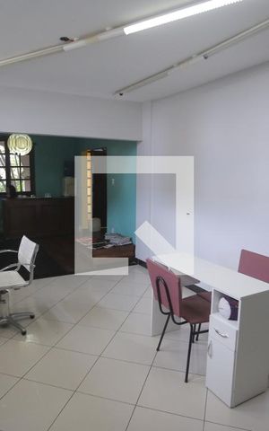 Casa à venda com 212m², 3 quartos e 4 vagasSala