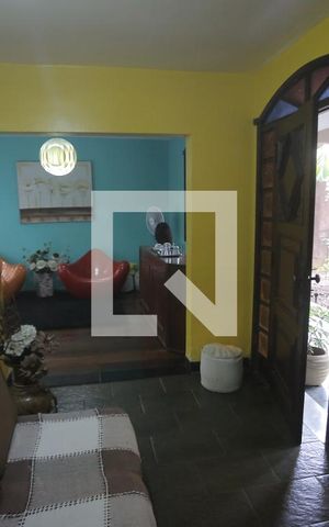 Casa à venda com 212m², 3 quartos e 4 vagasSala
