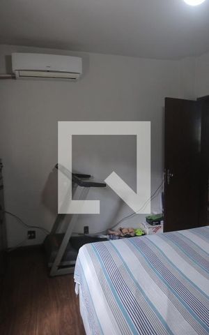 Casa à venda com 212m², 3 quartos e 4 vagasSuite