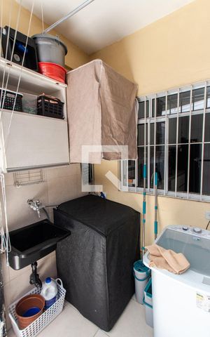 Casa à venda com 161m², 4 quartos e 3 vagas Casa à venda com 161m², 4 quartos e 3 vagasÁrea de Serviço e Espaço Gourmet