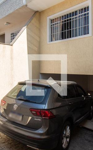 Casa à venda com 161m², 4 quartos e 3 vagas Casa à venda com 161m², 4 quartos e 3 vagasGaragem