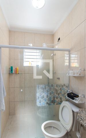 Casa à venda com 161m², 4 quartos e 3 vagas Casa à venda com 161m², 4 quartos e 3 vagasBanheiro dos Quartos