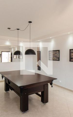 Casa à venda com 161m², 4 quartos e 3 vagas Casa à venda com 161m², 4 quartos e 3 vagasSala