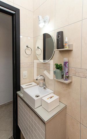 Casa à venda com 161m², 4 quartos e 3 vagas Casa à venda com 161m², 4 quartos e 3 vagasBanheiro