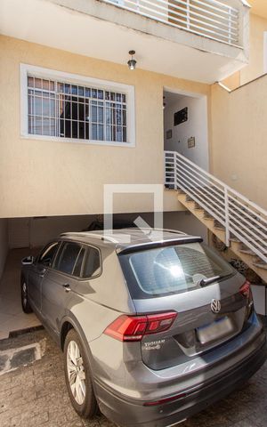 Casa à venda com 161m², 4 quartos e 3 vagas Casa à venda com 161m², 4 quartos e 3 vagasGaragem