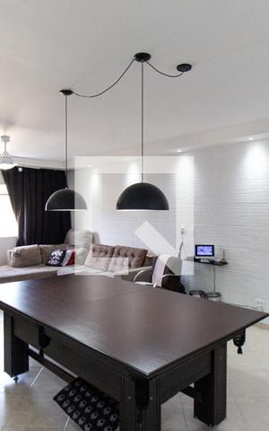Casa à venda com 161m², 4 quartos e 3 vagas Casa à venda com 161m², 4 quartos e 3 vagasSala