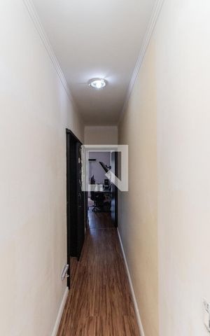 Casa à venda com 161m², 4 quartos e 3 vagas Casa à venda com 161m², 4 quartos e 3 vagasCorredor