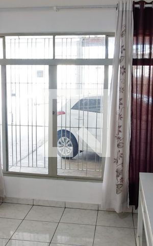 Casa para alugar com 47m², 1 quarto e sem vaga Casa para alugar com 47m², 1 quarto e sem vagasala