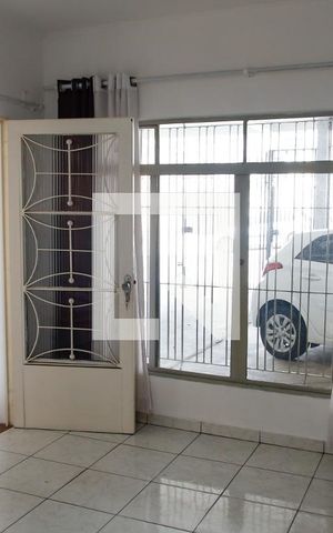 Casa para alugar com 47m², 1 quarto e sem vaga Casa para alugar com 47m², 1 quarto e sem vagasala