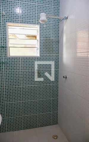Casa para alugar com 47m², 1 quarto e sem vaga Casa para alugar com 47m², 1 quarto e sem vagaBanheiro