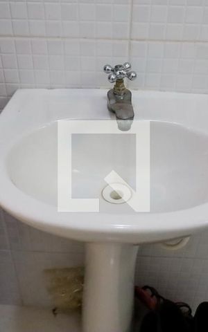 Casa para alugar com 47m², 1 quarto e sem vaga Casa para alugar com 47m², 1 quarto e sem vagaBanheiro