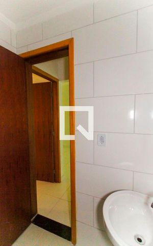 Casa para alugar com 35m², 2 quartos e sem vaga Casa para alugar com 35m², 2 quartos e sem vagaBanheiro