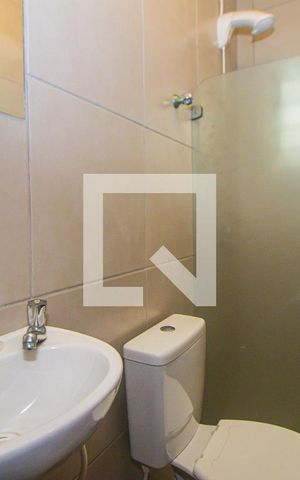Casa à venda com 300m², 3 quartos e 4 vagas Casa à venda com 300m², 3 quartos e 4 vagasBanheiro Auxiliar