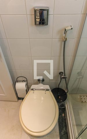 Apartamento à venda com 333m², 4 quartos e 3 vagasSuíte 3 - Banheiro