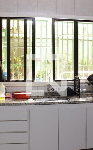 Casa à venda com 300m², 3 quartos e 8 vagasCozinha