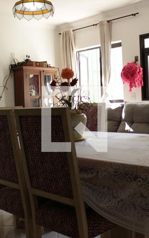 Casa à venda com 300m², 3 quartos e 8 vagasSala 1