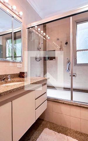 Apartamento à venda com 210m², 3 quartos e 2 vagasBanheiro Suíte