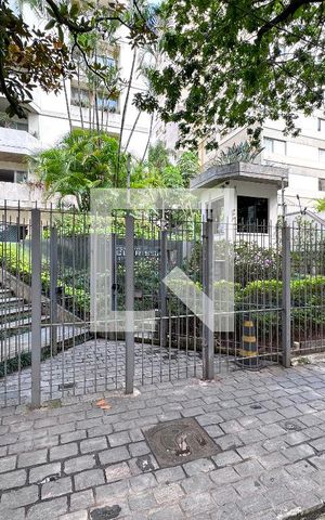 Apartamento à venda com 210m², 3 quartos e 2 vagasFachada