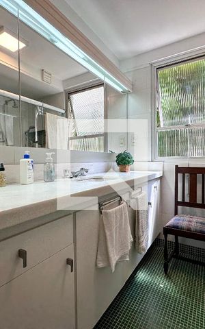 Apartamento à venda com 210m², 3 quartos e 2 vagasBanheiro Social