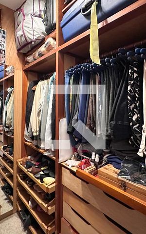 Apartamento à venda com 210m², 3 quartos e 2 vagasCloset Suíte