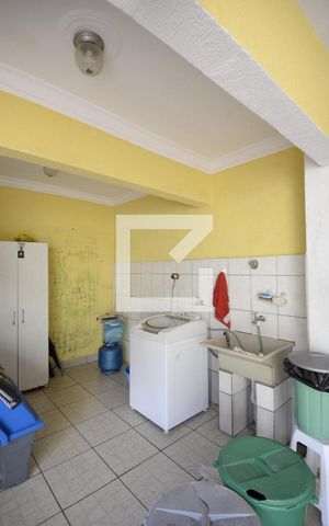Casa à venda com 416m², 3 quartos e 3 vagasÁrea de Serviço