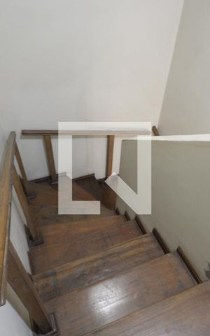 Casa à venda com 416m², 3 quartos e 3 vagasEscada