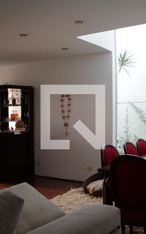Casa para alugar com 342m², 7 quartos e 2 vagasSala