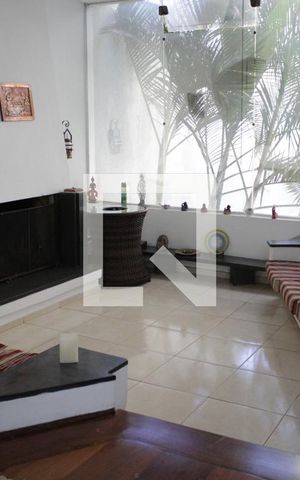 Casa para alugar com 342m², 7 quartos e 2 vagasSala