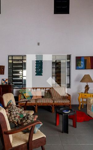 Casa à venda com 265m², 3 quartos e 4 vagas Casa à venda com 265m², 3 quartos e 4 vagasSala