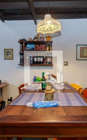 Casa à venda com 265m², 3 quartos e 4 vagas Casa à venda com 265m², 3 quartos e 4 vagasCozinha