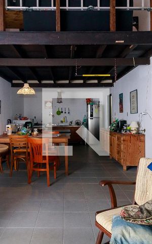 Casa à venda com 265m², 3 quartos e 4 vagas Casa à venda com 265m², 3 quartos e 4 vagasSala