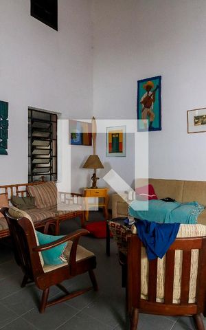 Casa à venda com 265m², 3 quartos e 4 vagas Casa à venda com 265m², 3 quartos e 4 vagasSala