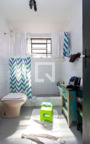 Casa à venda com 265m², 3 quartos e 4 vagas Casa à venda com 265m², 3 quartos e 4 vagasBanheiro