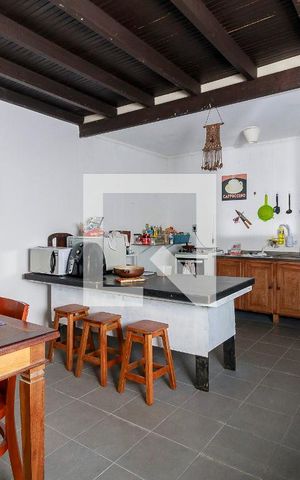 Casa à venda com 265m², 3 quartos e 4 vagas Casa à venda com 265m², 3 quartos e 4 vagasCozinha
