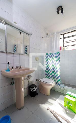 Casa à venda com 265m², 3 quartos e 4 vagas Casa à venda com 265m², 3 quartos e 4 vagasBanheiro