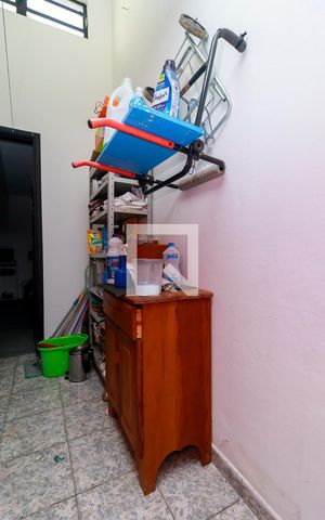 Casa à venda com 265m², 3 quartos e 4 vagas Casa à venda com 265m², 3 quartos e 4 vagasÁrea de Serviço