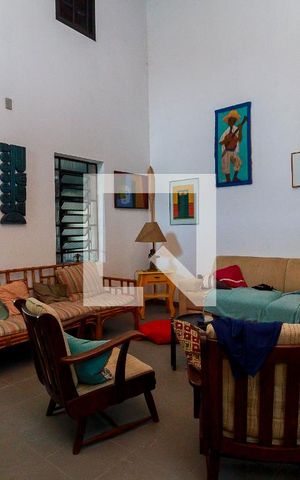 Casa à venda com 265m², 3 quartos e 4 vagas Casa à venda com 265m², 3 quartos e 4 vagasSala