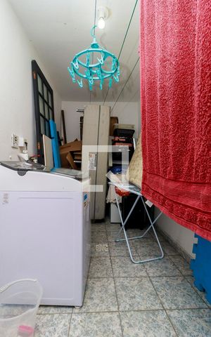 Casa à venda com 265m², 3 quartos e 4 vagas Casa à venda com 265m², 3 quartos e 4 vagasÁrea de Serviço